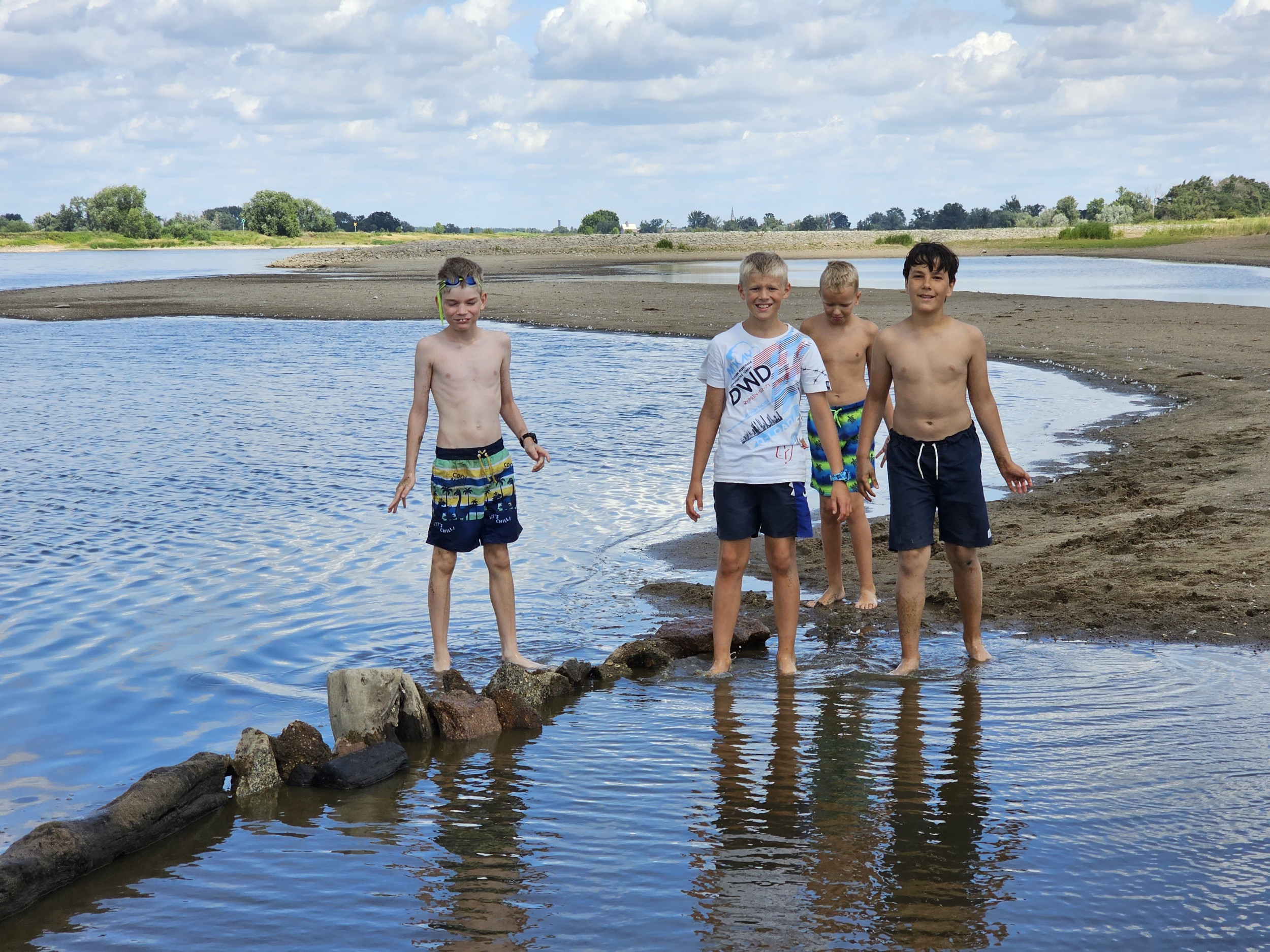 Elbferien - mit Ausflug zum Stand, Burgen bauen, Expeditionen, Lagerfeuer und vielem mehr