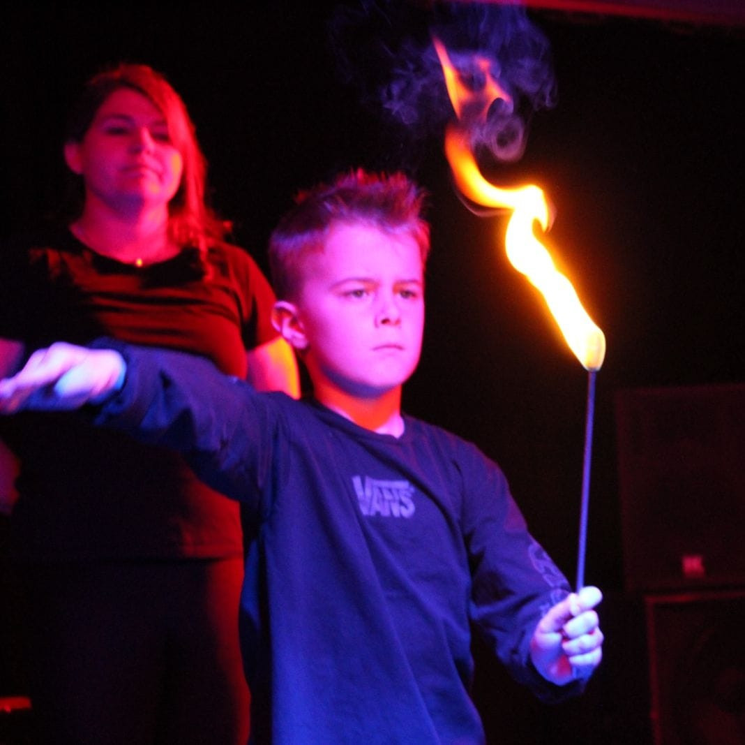 Zirkus-Akrobatik mit Circus Stellatus